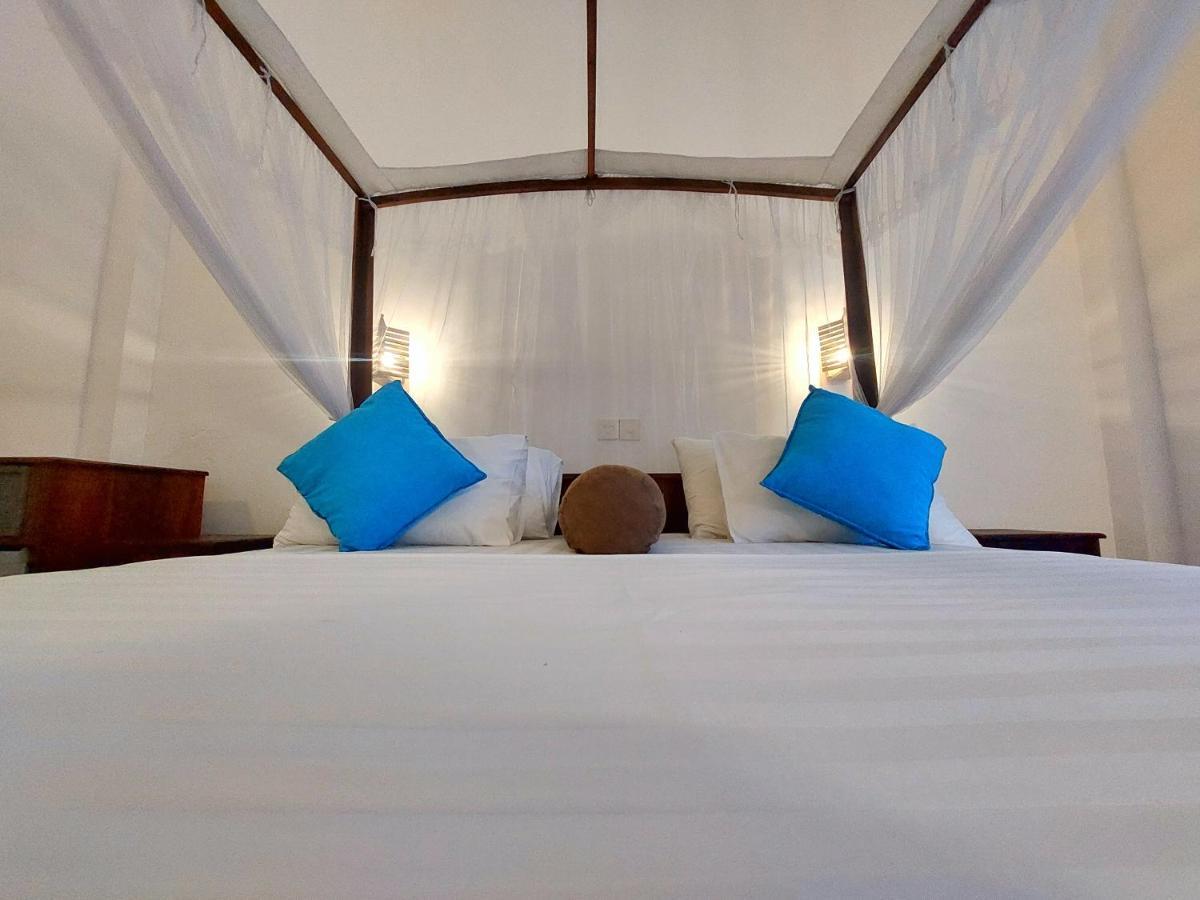 Sweden Inn Guesthouse Hikkaduwa Ngoại thất bức ảnh