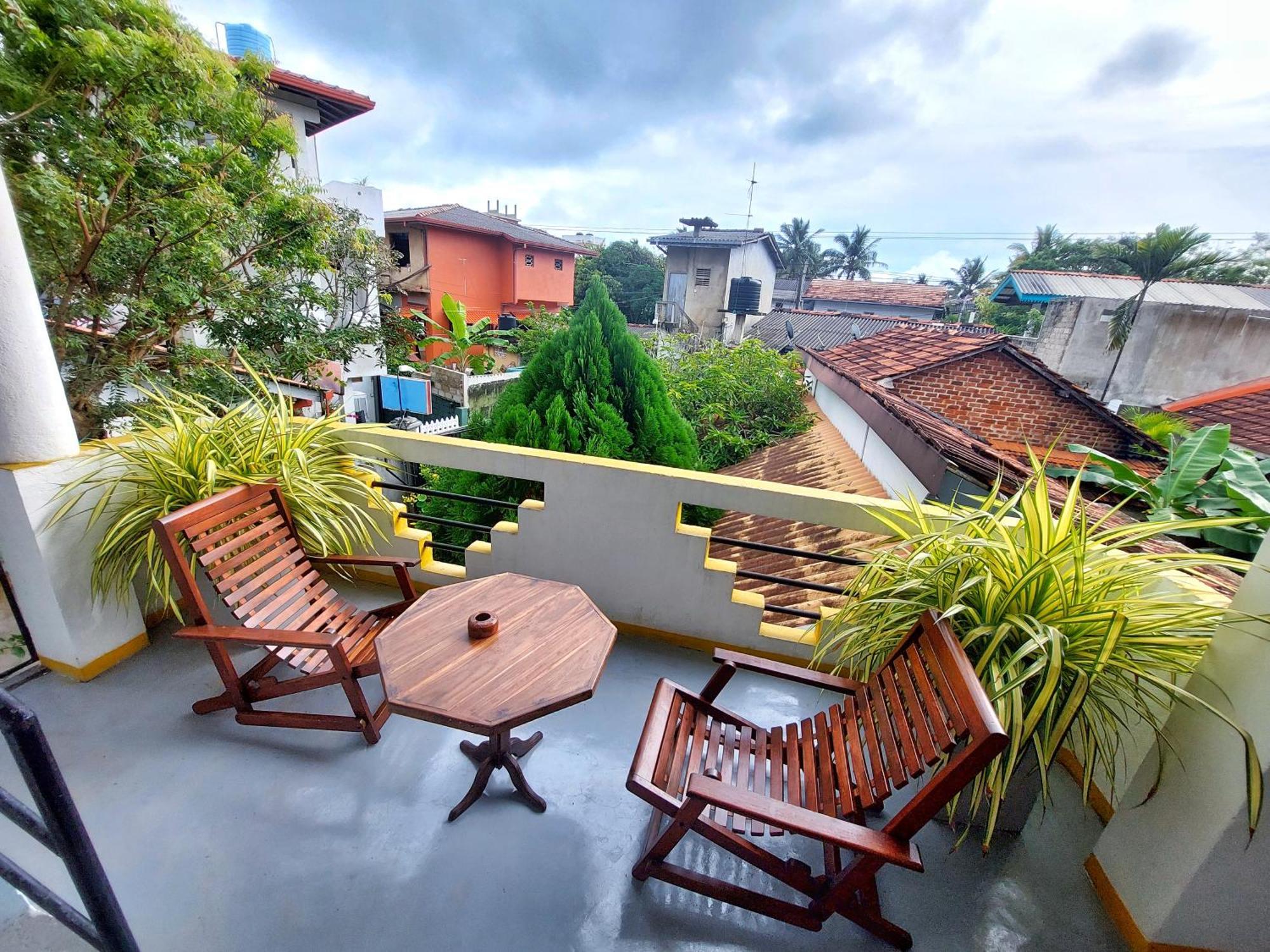 Sweden Inn Guesthouse Hikkaduwa Ngoại thất bức ảnh