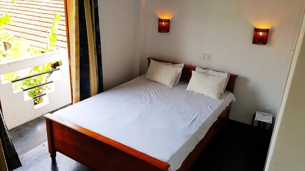 Sweden Inn Guesthouse Hikkaduwa Phòng bức ảnh