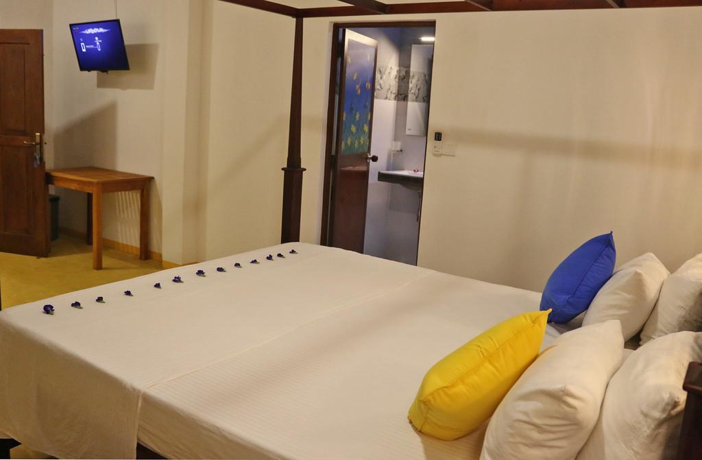 Sweden Inn Guesthouse Hikkaduwa Ngoại thất bức ảnh